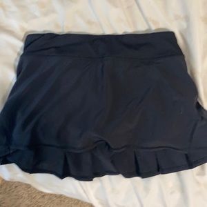 Black lulu lemon skirt size 4